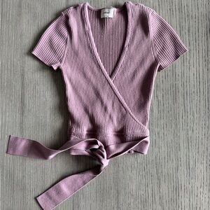 Wilfred “All Tied Up” Dusty Lavender Short Sleeve Top
